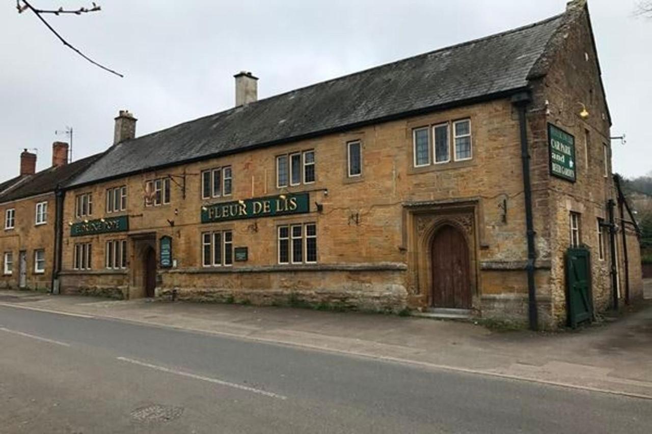 The Fleur-De-Lis Hotel Chiselborough ภายนอก รูปภาพ